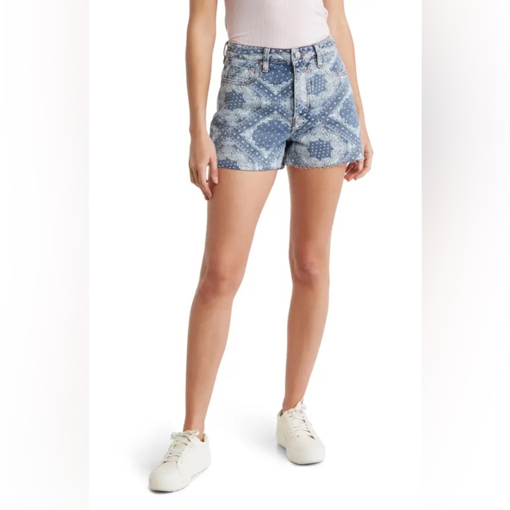 VIGOSS Bandana Print Raw Hem nonstretch cotton Denim Shorts In Light Wash 27